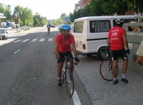 Amigos de la Bici al llegar a Saldaña